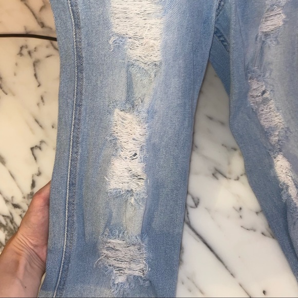 *donated* Hollister Ultra High-Rise Mom Jeans - Picture 7 of 9